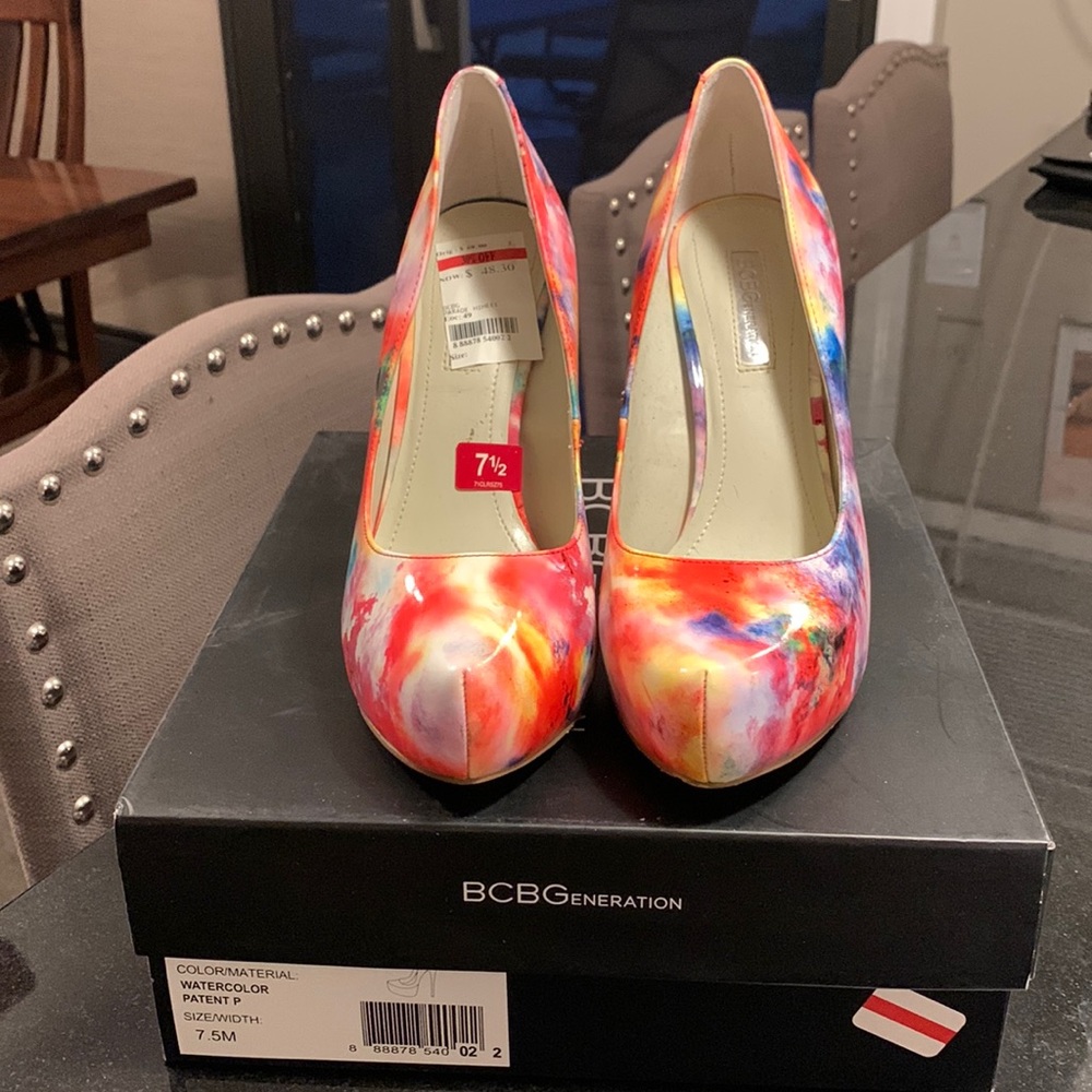 BCBGeneration watercolor patent platform heels size 7.5